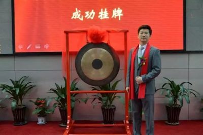 愛創(chuàng)周簽 王舒的創(chuàng)業(yè)書《看不完的風(fēng)景畫》與軟件銷售之旅